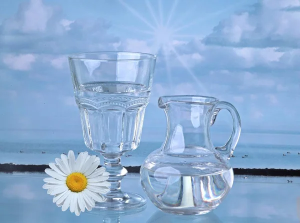 Wasser Glas Mit Wasser Karaffe — Stock Photo, Image