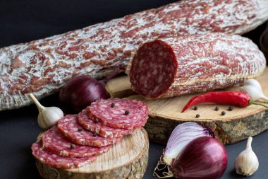 Farklı gıda adet koyu arka plan