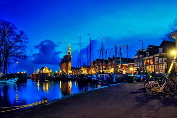 Yelkenli ile Hoorn liman ve Hoofdtoren, bu ana kuleye anlamına gelir. Hoorn geri kalma 12. yüzyılda, Hoorn, Hollanda için Markermeer adlı bir liman kasabasıdır