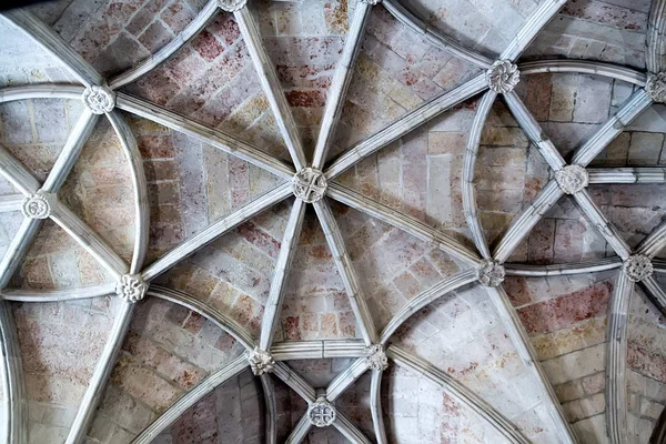 Tavan taş zemin üzerine desen