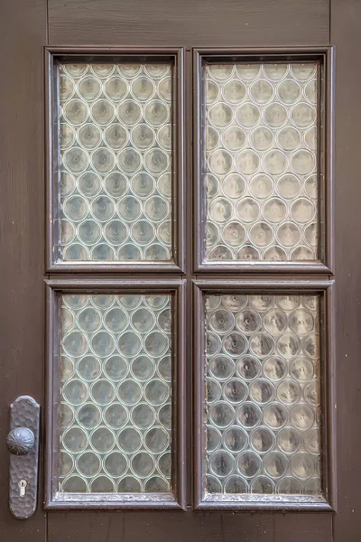 Glasscheibe einer alten Tür — Stockfoto