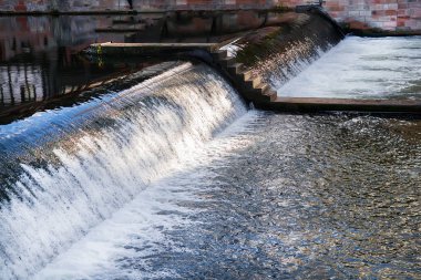 Dekoratif şelale, açık