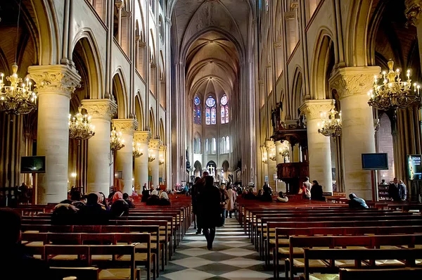 Notre Dame Katedrali'nin İçinde — Stok fotoğraf
