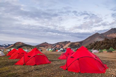 Landmannalaugar, İzlanda 'da kamp.