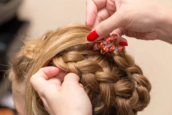 Braided pigtails in the beauty salon — Stock Photo, Image