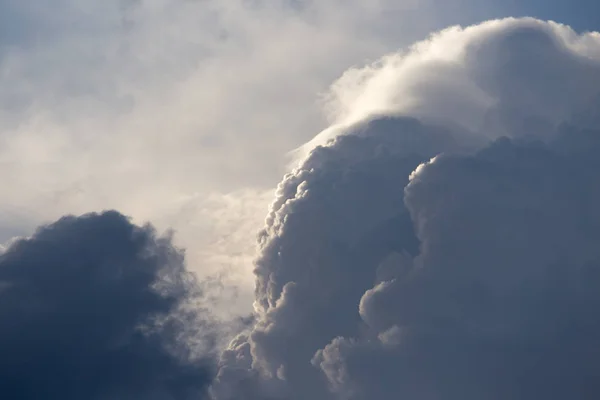 Awan badai di langit sebagai latar belakang — Stok Foto