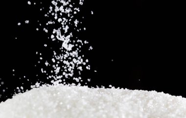 Siyah arkaplanda şeker