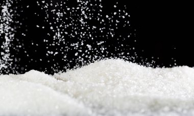 Siyah arkaplanda şeker