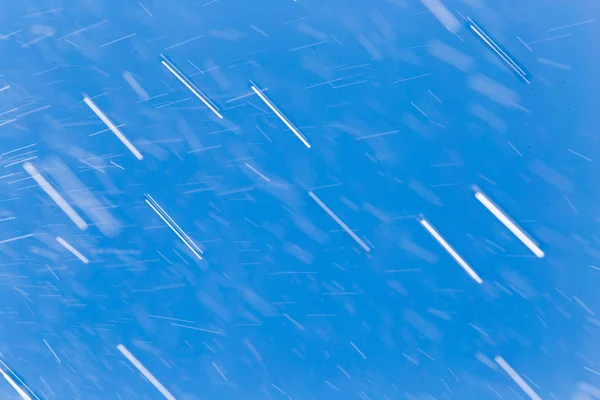 Rain against the blue sky — Stock Photo, Image