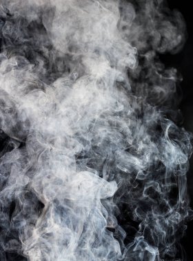 dumanı siyah arkaplanda