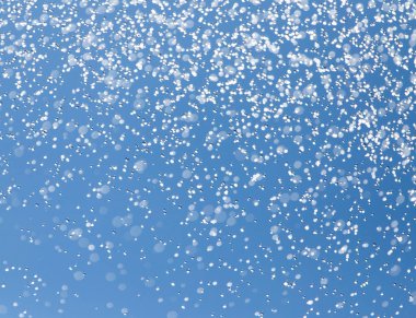 mavi gökyüzüne karşı yağmur