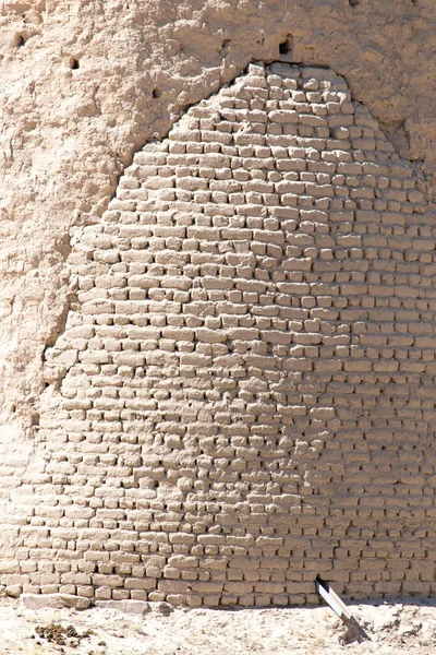 Parede de tijolos de argila — Fotografia de Stock