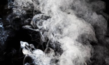 dumanı siyah arkaplanda