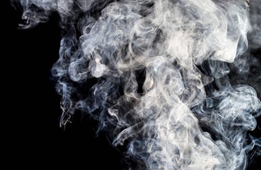 dumanı siyah arkaplanda