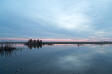 gölde güzel gündoğumu