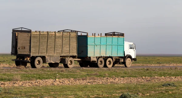 Truck on the road — Stock Photo, Image