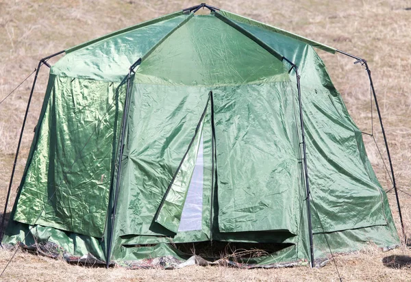 자연에서 녹색 텐트 — 스톡 사진