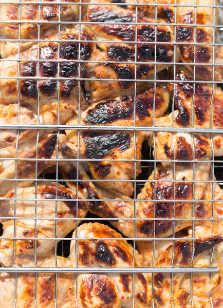 Carne en la parrilla al aire libre —  Fotos de Stock