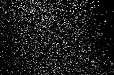 siyah bir arka plan üzerinde yağmur