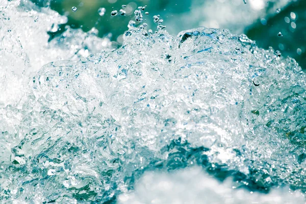 Ruwe water uit golven — Stockfoto