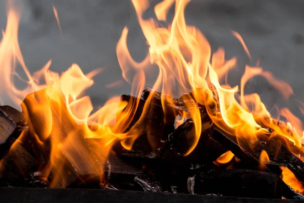 Fundo abstrato de uma chama de fogo — Fotografia de Stock