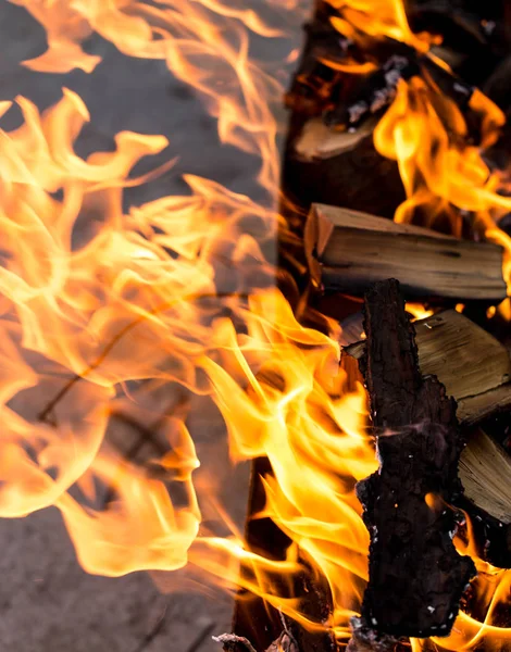 Fundo abstrato de uma chama de fogo — Fotografia de Stock