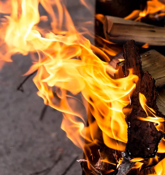 Sfondo astratto di una fiamma di fuoco — Foto Stock