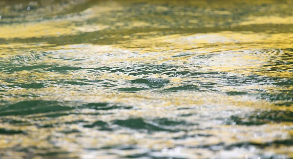 Abstrakte Oberfläche des Wassers — Stockfoto