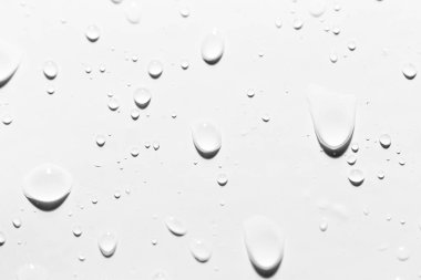 Beyaz su damlaları. yakın çekim