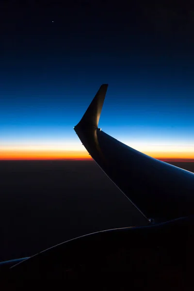 Aeronave de asa ao pôr do sol — Fotografia de Stock