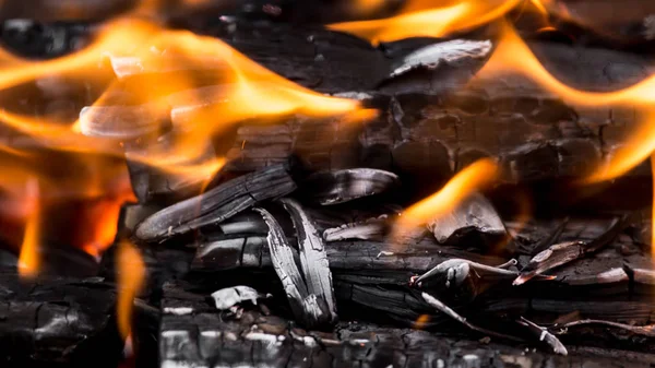 Burning charcoal as background — Stock Photo, Image