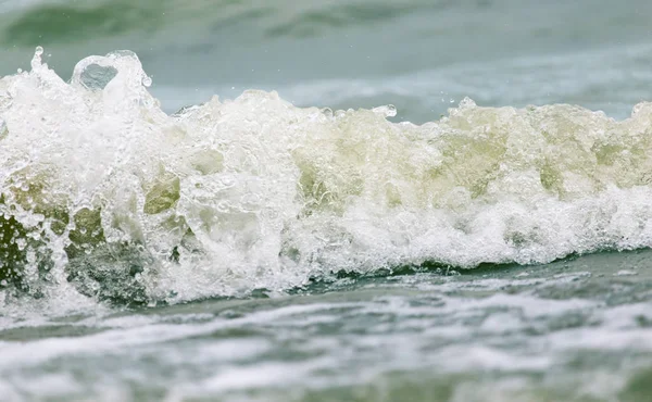 Olas en el lago —  Fotos de Stock