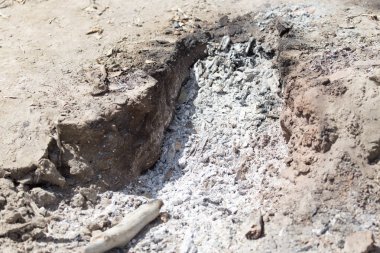 Kül soyu tükenmiş yangın