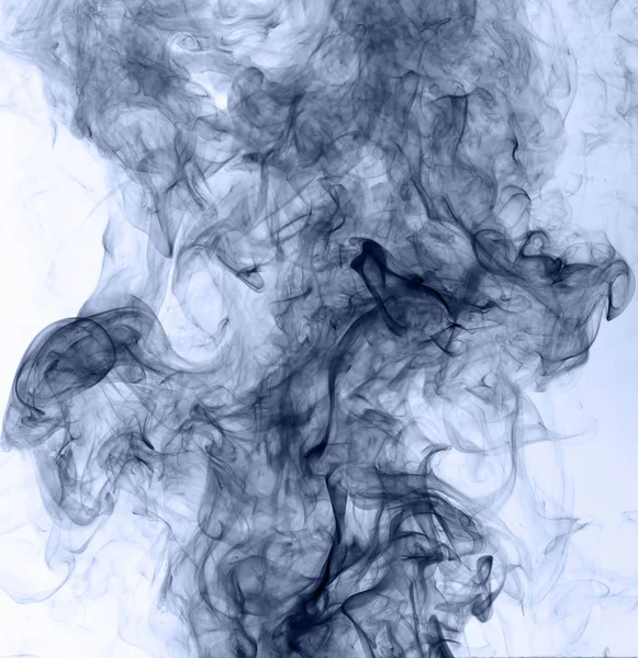 Beyaz arka planda mavi duman. ters çevirme — Stok fotoğraf