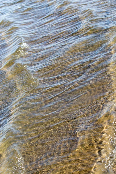 Contexte des eaux de surface sur le rivage — Photo