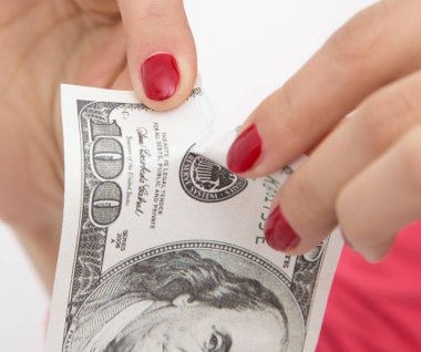 100 beyaz üzerinde dolar break