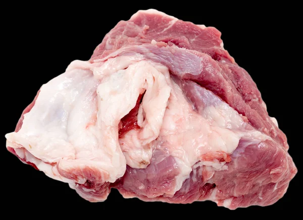 Свежее мясо на черном фоне — стоковое фото