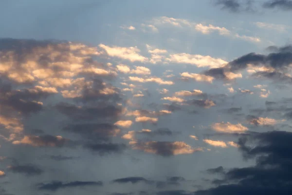 Güzel gökyüzü bulutlu şafak — Stok fotoğraf