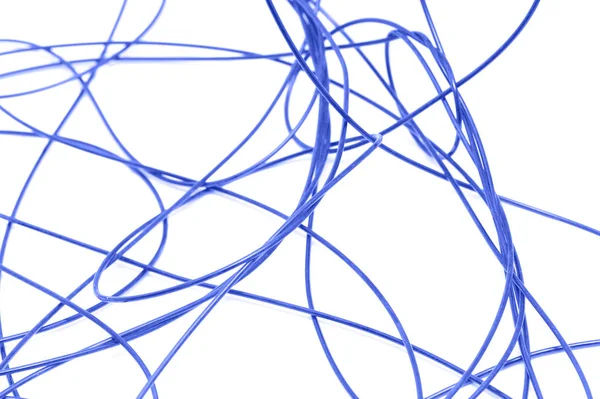 Голубой кабель на белом фоне — стоковое фото