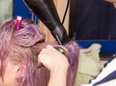 Blow-drying saç Güzellik Salonu