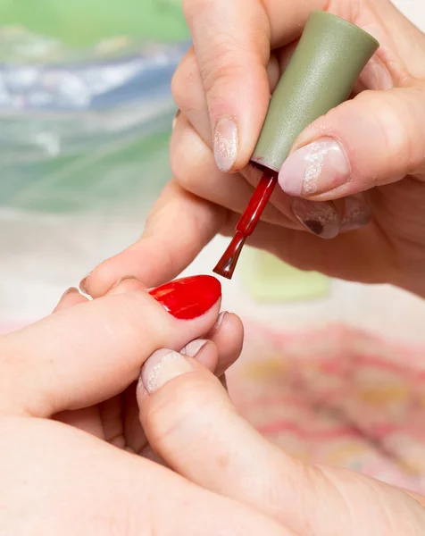 Manicure in un salone di bellezza — Foto Stock