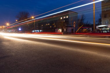 yol arabalar hareketli gece