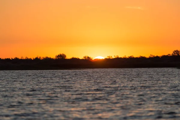 Beautiful sunrise on the lake — Stock Photo, Image