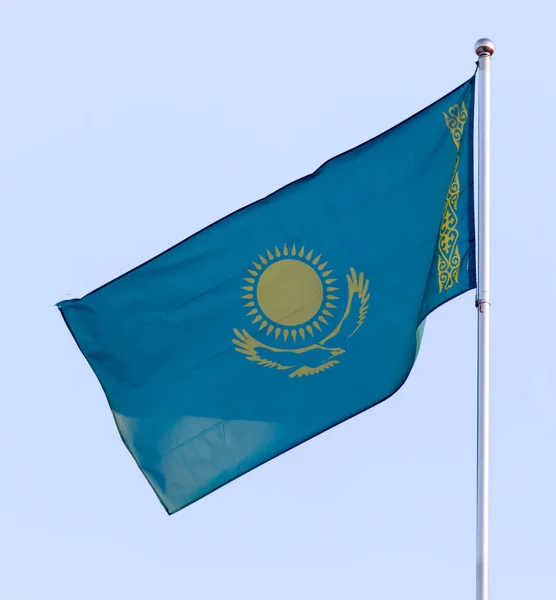 A Kazah Köztársaság zászlaja — Stock Fotó