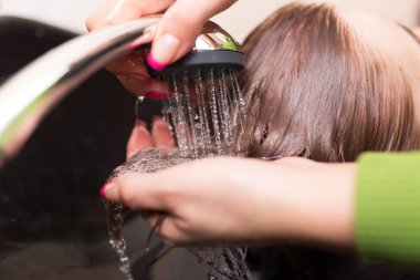 Kuaför yıkama kadın saç. Kuaför Güzellik Salonu