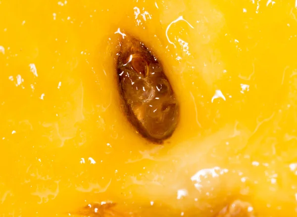 Soczyste ananasy jako tło. makro — Zdjęcie stockowe