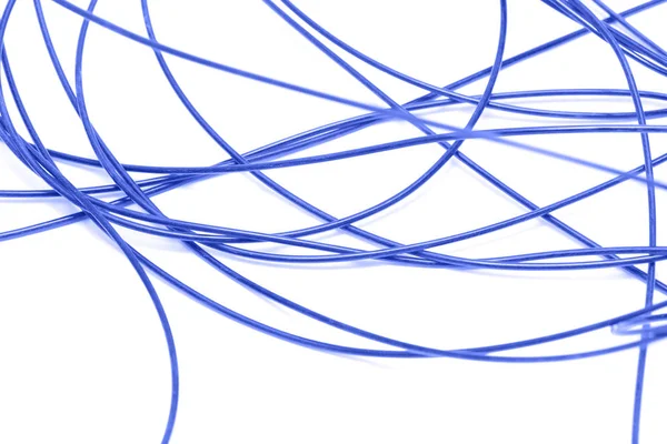Синій кабель на білому фоні — стокове фото