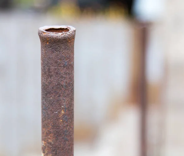 Oude roestige pijp — Stockfoto