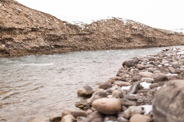 哈萨克斯坦的山河在本质上 — 图库照片