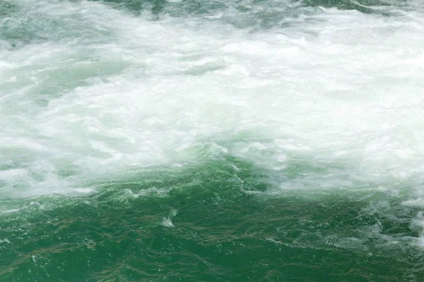 Fondo de salpicaduras de agua tormentosa — Foto de Stock